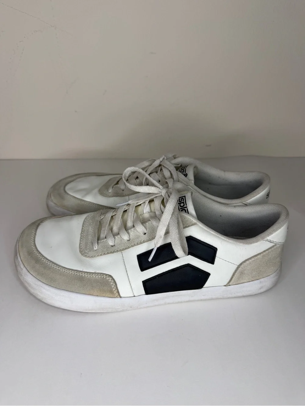 Splay Shoes 101 Graphite Lace Up Low Top Sneakers Retro Barefoot Mens Size 11